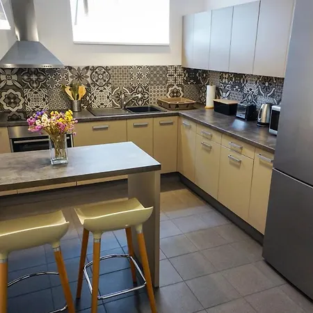 Apartment Nena *